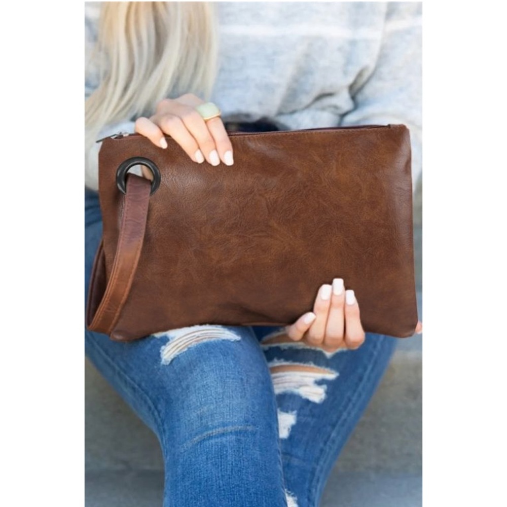 NEW ⭐️ Only one left! Oversized Clutch in Brown color- very Versatile bag - Picture 2 of 4